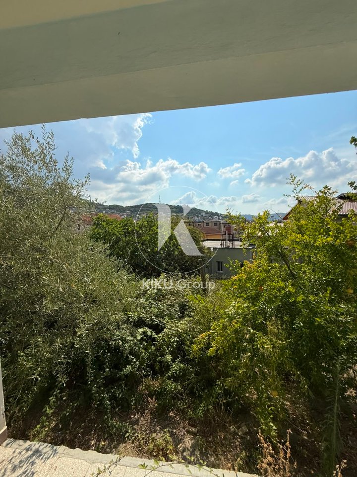 Vendesi Casa Vecchia con Terreno – Kombinat
