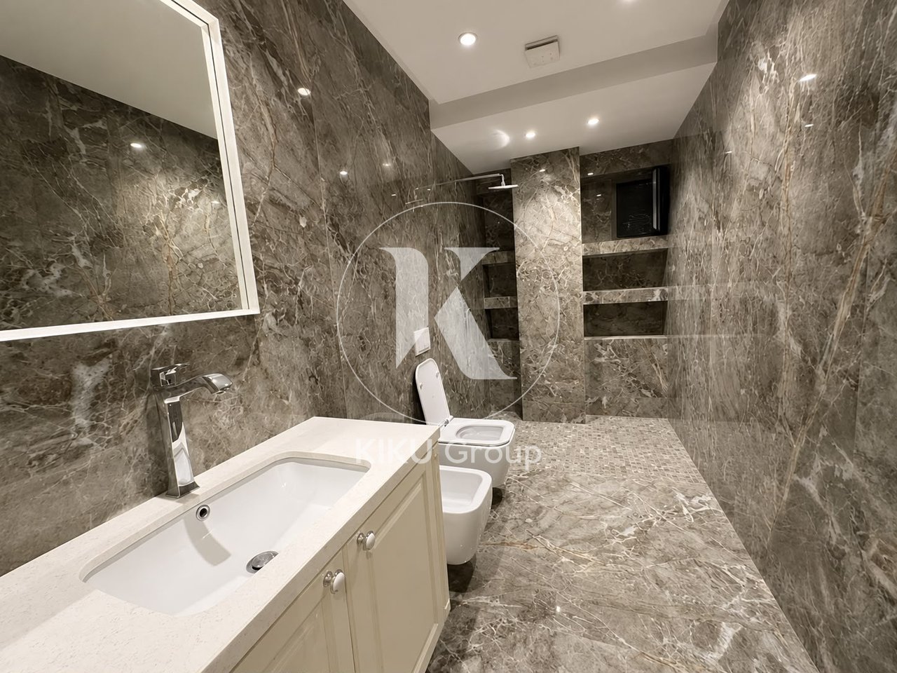 Office for Rent 3+1+2 + PARKING SPACE – Blloku, Tirana