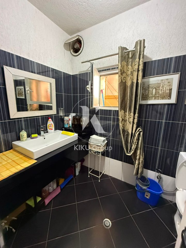 Locale Commerciale in Affitto – Bllok