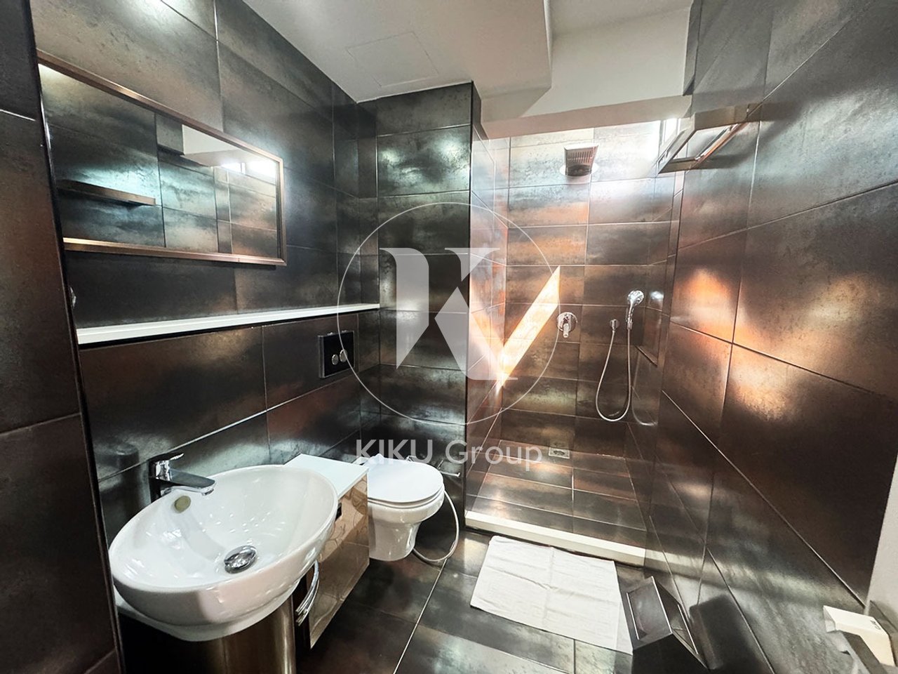 Apartamnt 2+1 per qera ne Bllok