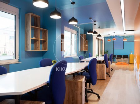 🏢 Ufficio in Affitto – Ex Bllok, Via “Brigada e VIII”, Tirana
📍 Primo piano