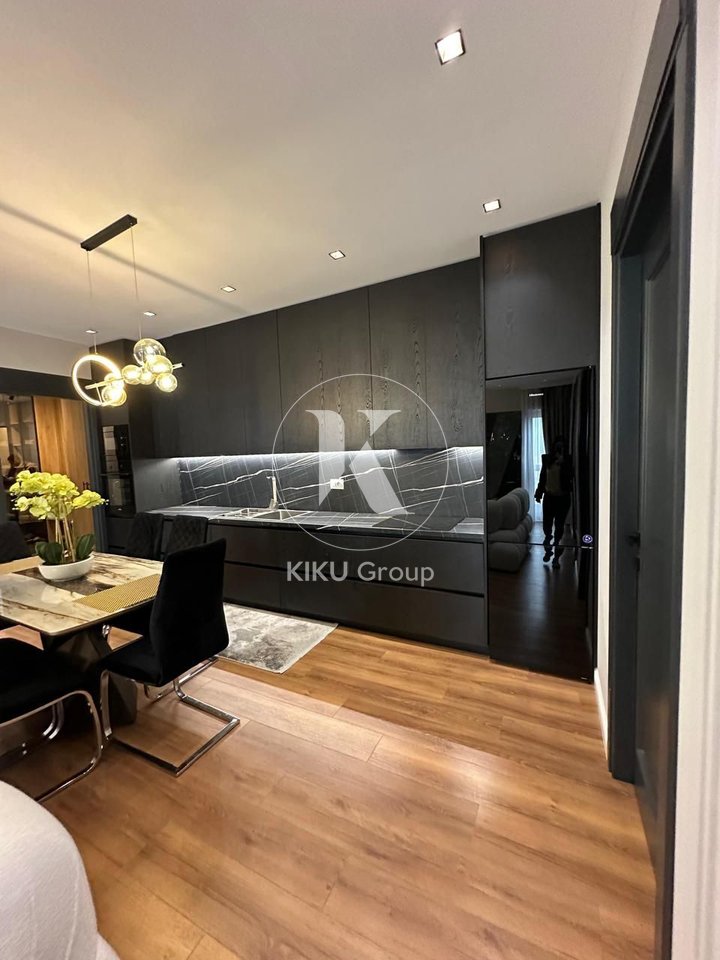 JEPET ME QERA – APARTAMENT SUPER LUKSOZ 3+1
📍 Garden Building, Rruga e Kavajës
