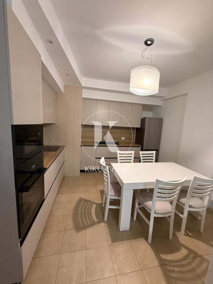 Apartament 2+1+2 me qira te Komuna e Parisit