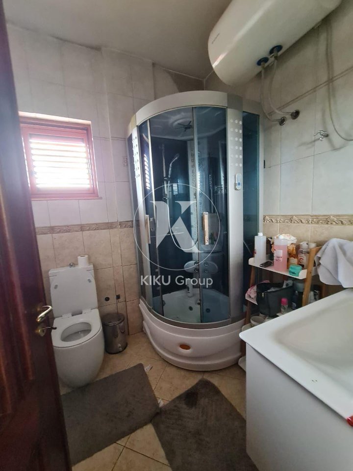 Shitet vile 
2 Kate + 1 kat nentoke