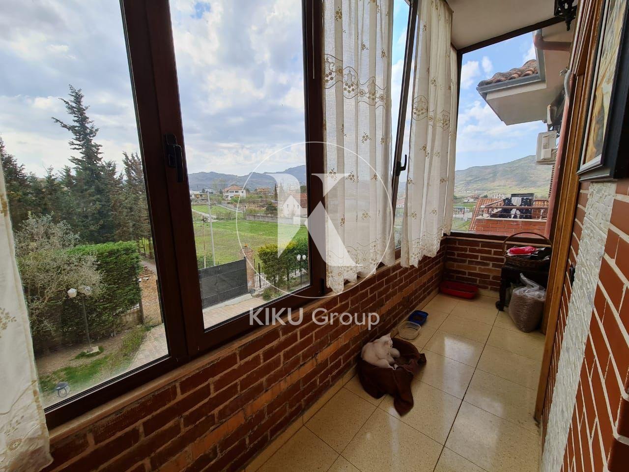 Shitet vile 
2 Kate + 1 kat nentoke