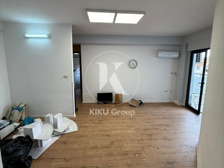 Ambjent 1+1 për Zyra me Qira – Bllok