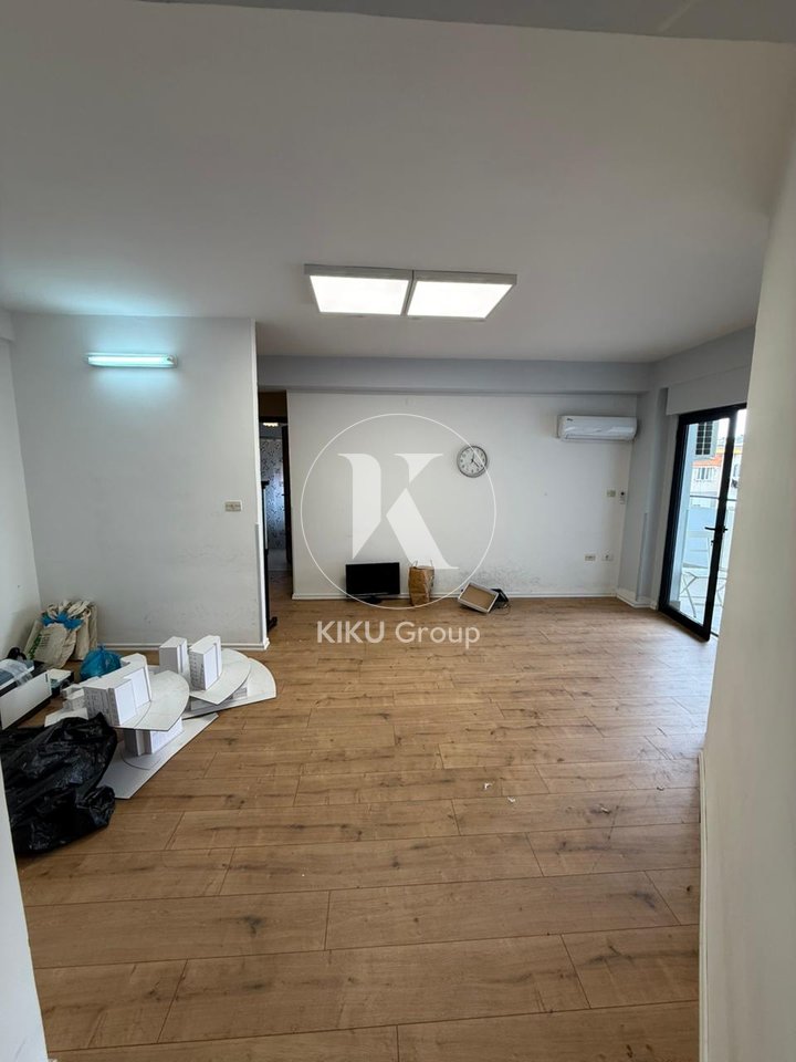 Ambjent 1+1 për Zyra me Qira – Bllok