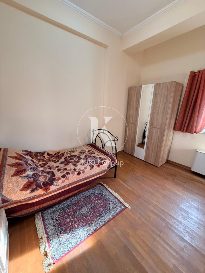 Apartament 3+1 me Qira – Rruga Peti, Liqeni i Thatë
