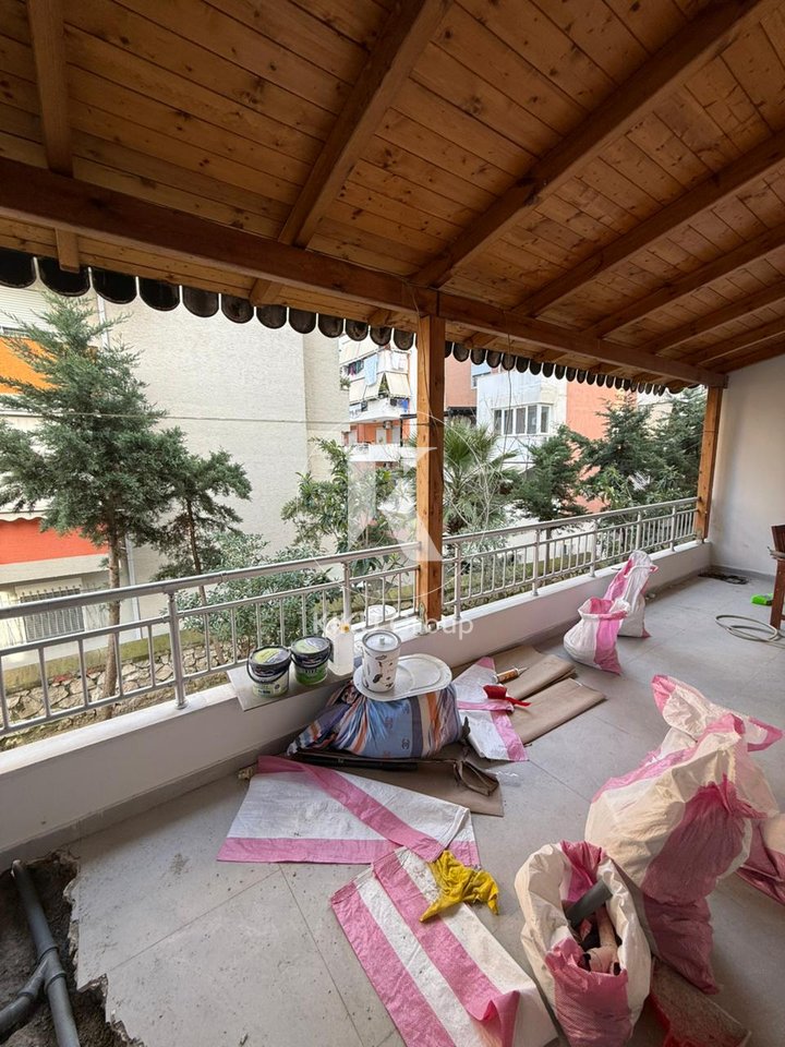 🏢 Apartament 2+1 me qira – Rruga Peti