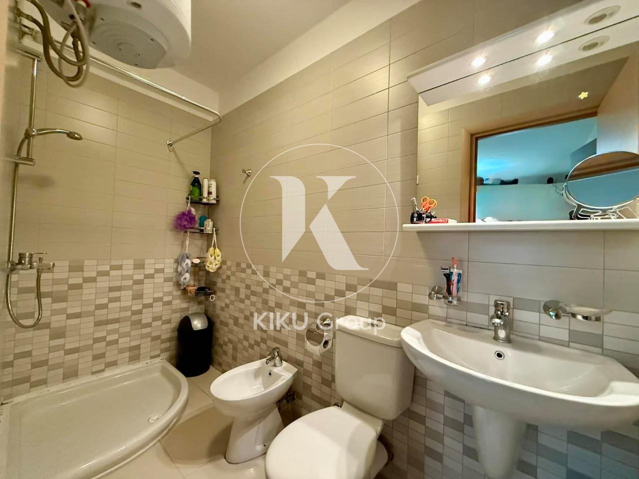 Shitet apartament 1+1+2 tek Kompleksi AnA