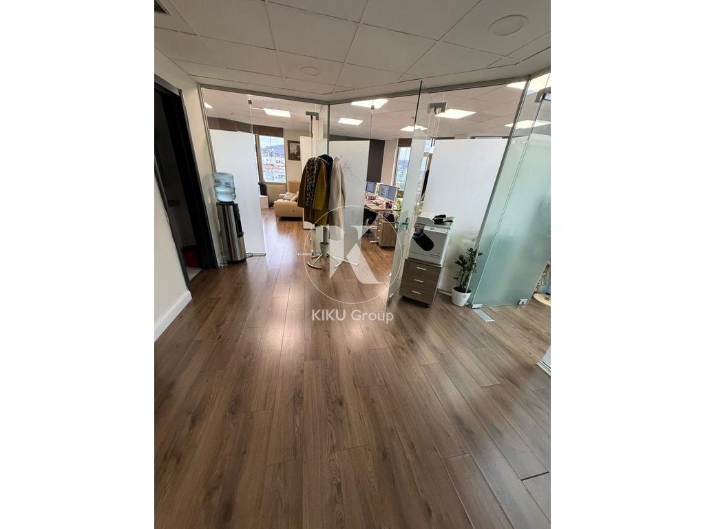 Jepet Me Qira Ambient Biznesi, Sheshi Willson