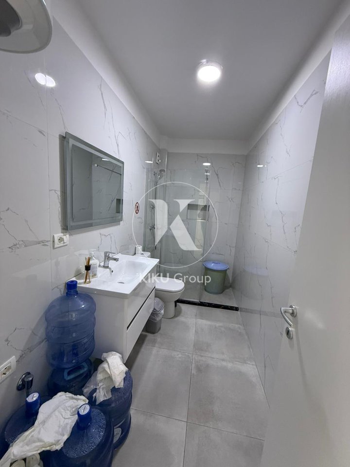 Appartamento 2+1+2 in affitto – Piazza Willson, vicino alla Posta 8