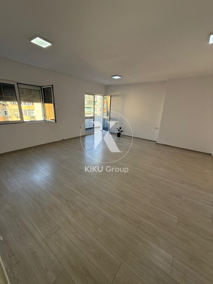 Appartamento 2+1+2 in affitto – Piazza Willson, vicino alla Posta 8