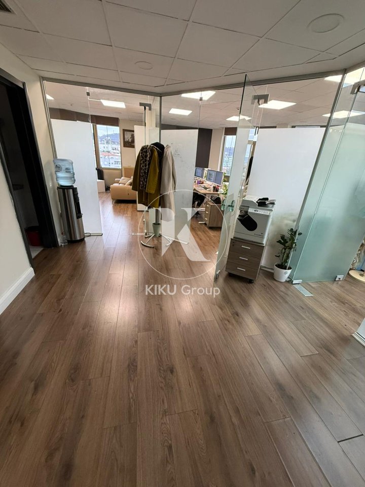 Jepet Me Qira Ambient Biznesi, Sheshi Willson