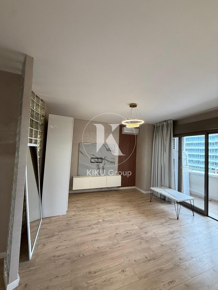 Jepet me Qira Ambient për Zyra – Tek 15 Katëshi