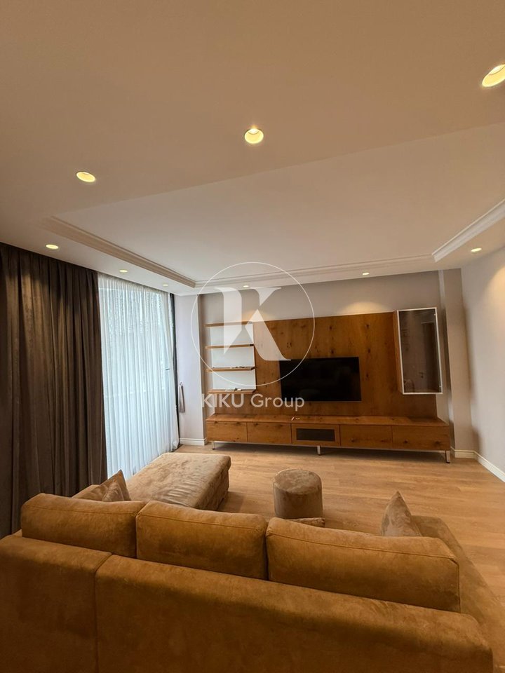 🏢 APARTAMENT 3+1+2 ME QERA – Blloku