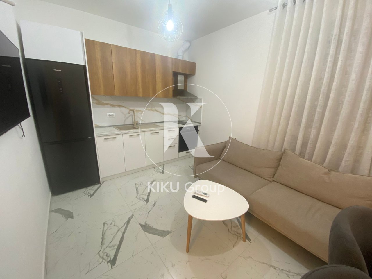 JEPET ME QIRA APARTAMENT 2+1+1 BALLKON Myslym Shyri