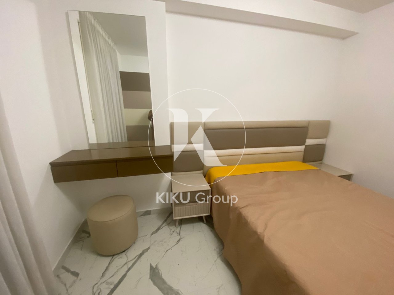 JEPET ME QIRA APARTAMENT 2+1+1 BALLKON Myslym Shyri