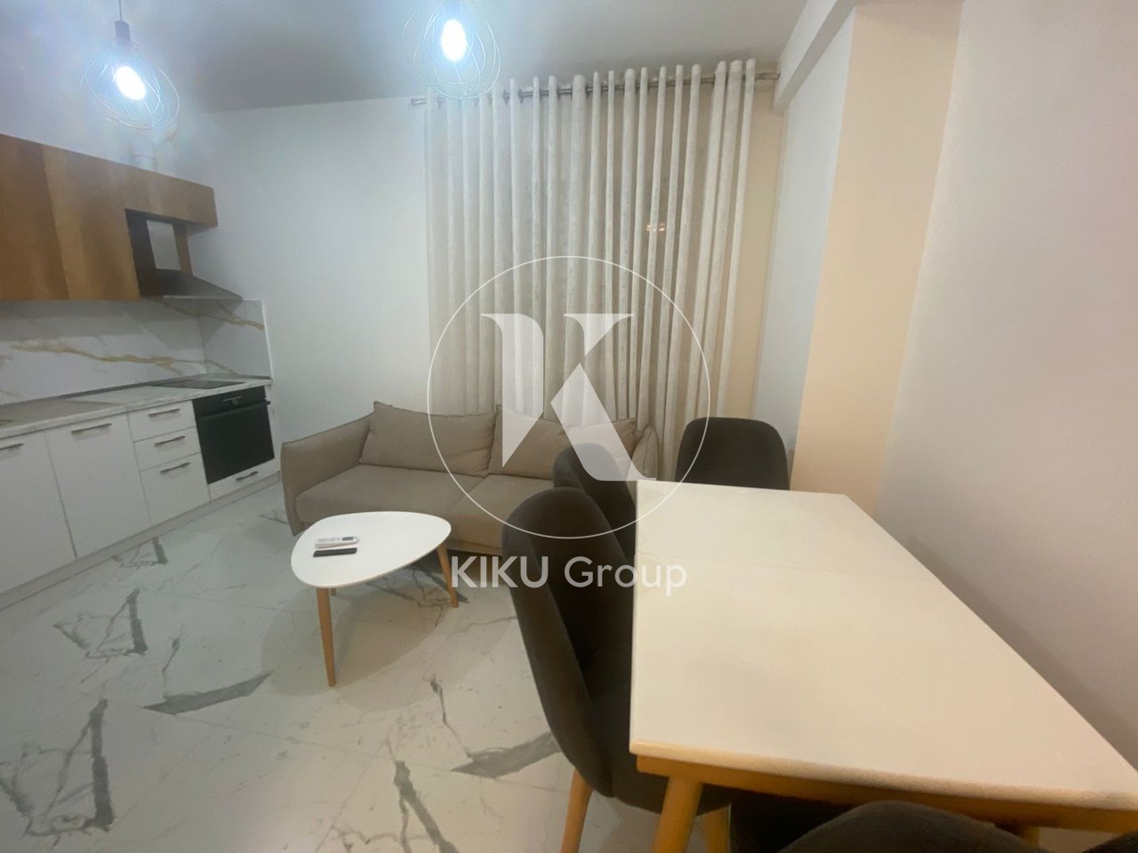 JEPET ME QIRA APARTAMENT 2+1+1 BALLKON Myslym Shyri