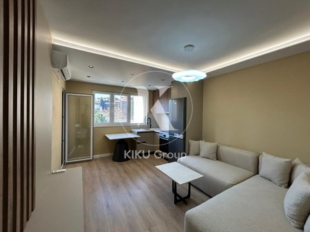 📍 Apartament 1+1 me qira – Tirana Mosaic, Rruga Sander Prosi
💰 Qira: 600 €/muaj
