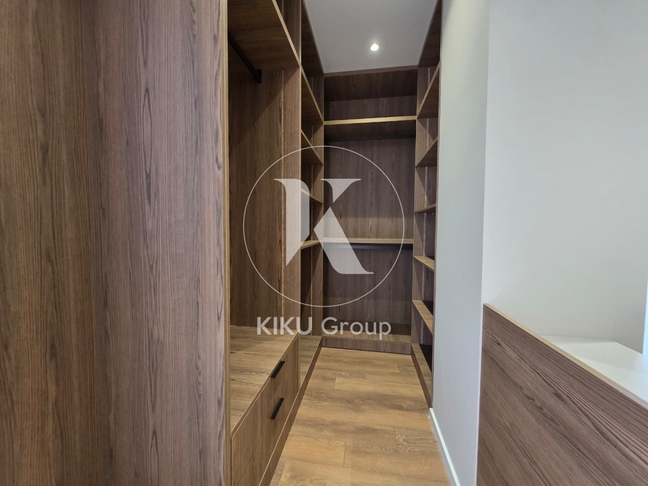 🌟 APPARTAMENTO DI LUSSO 2+1 IN AFFITTO
📍 Golden Tower, Via Mine Peza