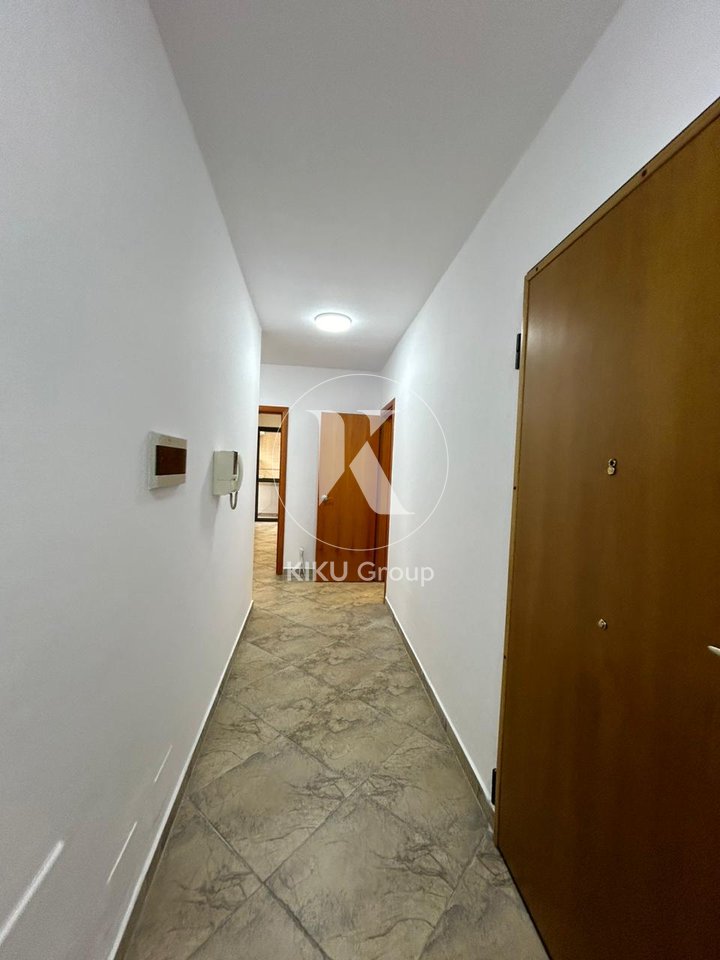 🏢 Ambient Zyre me Qira
📍 Air Albania (Venecia)