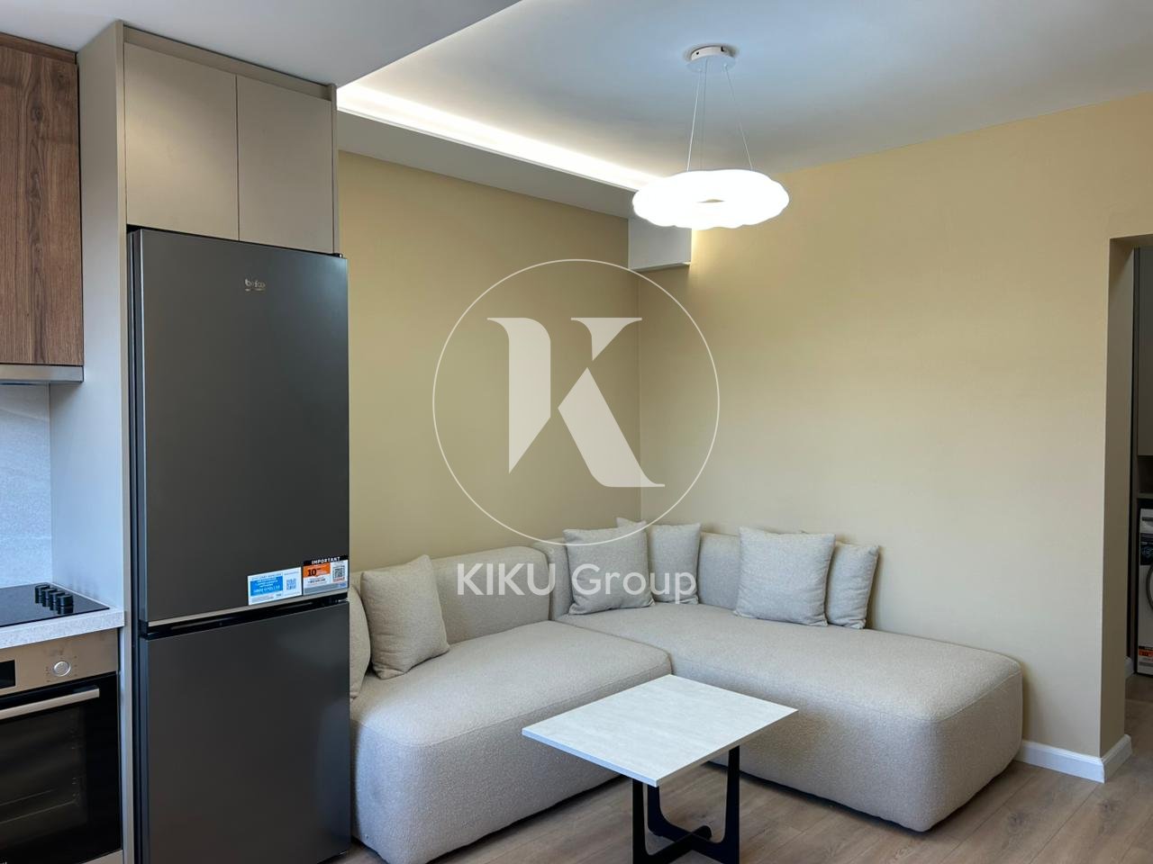 📍 Apartament 1+1 me qira – Tirana Mosaic, Rruga Sander Prosi
💰 Qira: 600 €/muaj