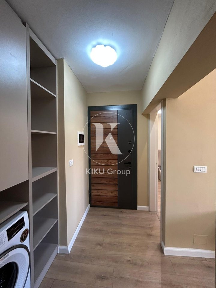 📍 Apartament 1+1 me qira – Tirana Mosaic, Rruga Sander Prosi
💰 Qira: 600 €/muaj