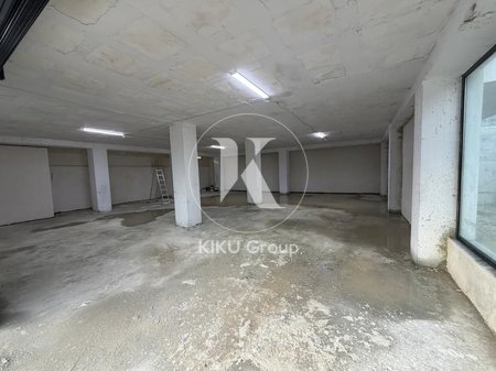 📣 JEPET ME QERA AMBJENT BIZNESI / MAGAZINË
📍 Vaqarr – në rrugë kryesore