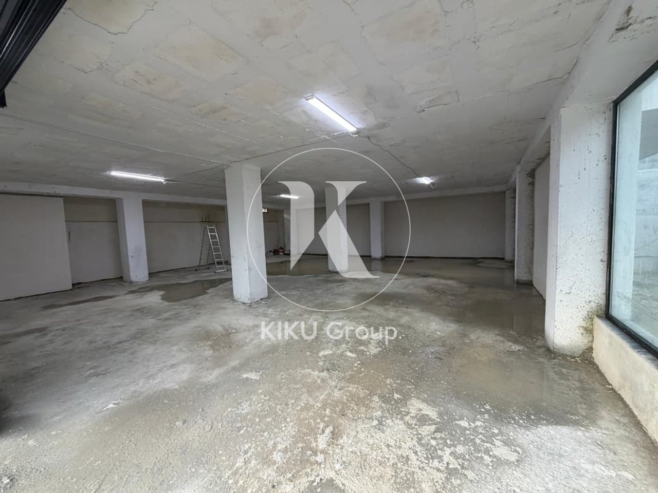 📣 JEPET ME QERA AMBJENT BIZNESI / MAGAZINË
📍 Vaqarr – në rrugë kryesore