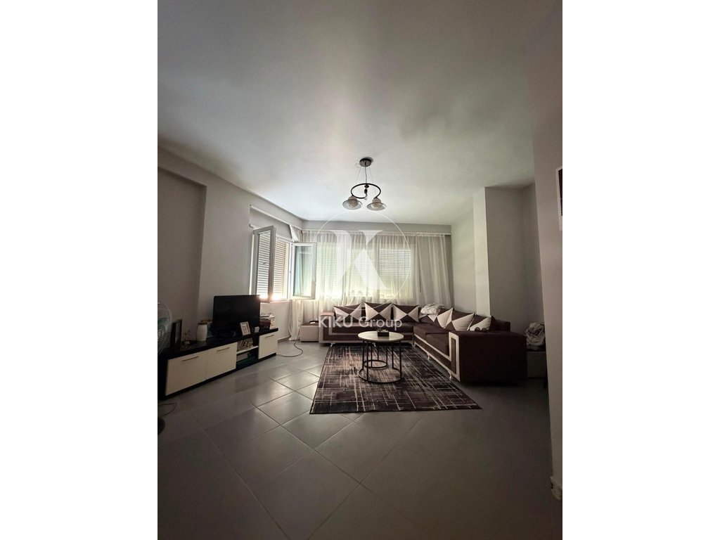 Apartament 1+1 me Qira – Pranë Kopshtit Botanik, Tiranë