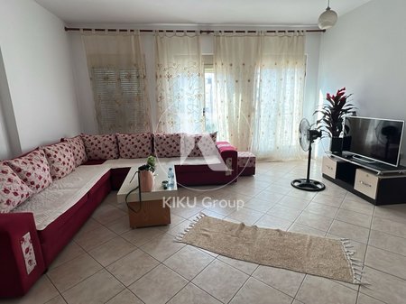 Apartament 2+1+2 me Qira – Kompleksi Usluga, Rruga Reshit Petrela, Tiranë