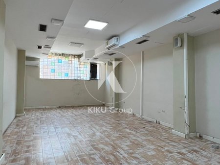 Locale Commerciale in Affitto – 200 m², Selvia