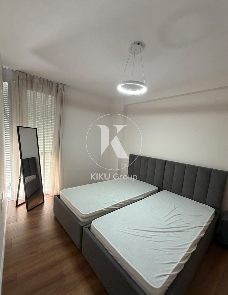 Apartament 2+1 me Qira në Rrugën e Barrikadave (Qendër)