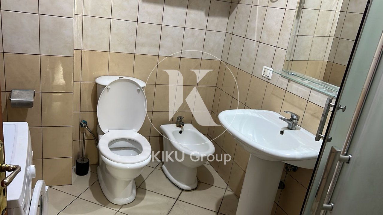 Apartament 2+1+2 me Qira – Kompleksi Usluga, Rruga Reshit Petrela, Tiranë
