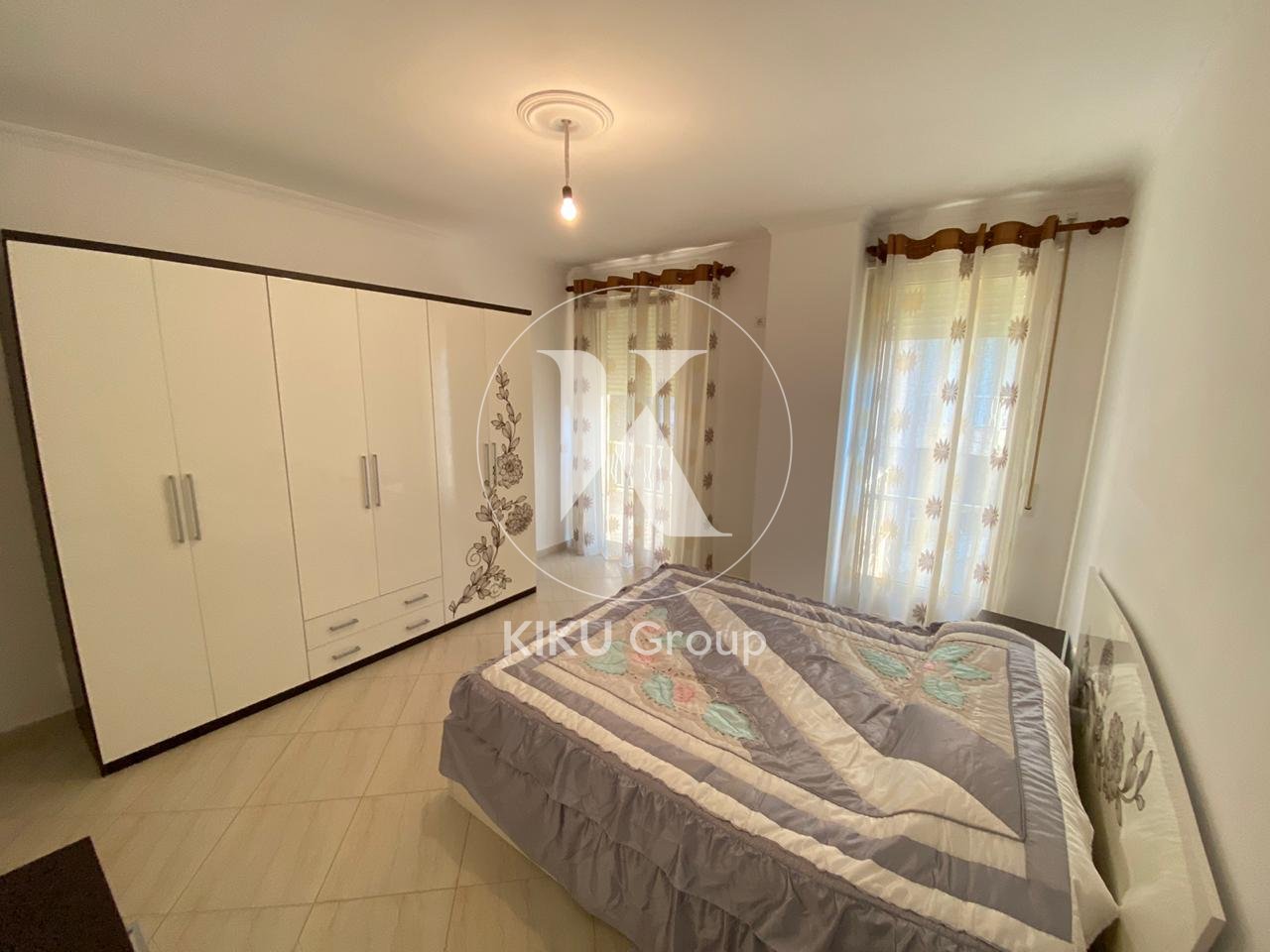 Apartament 2+1+2 me Qira – Kompleksi Usluga, Rruga Reshit Petrela, Tiranë