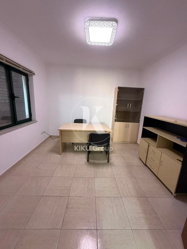 Ambient me Qira – Rruga Perlat Rexhepi, Tiranë