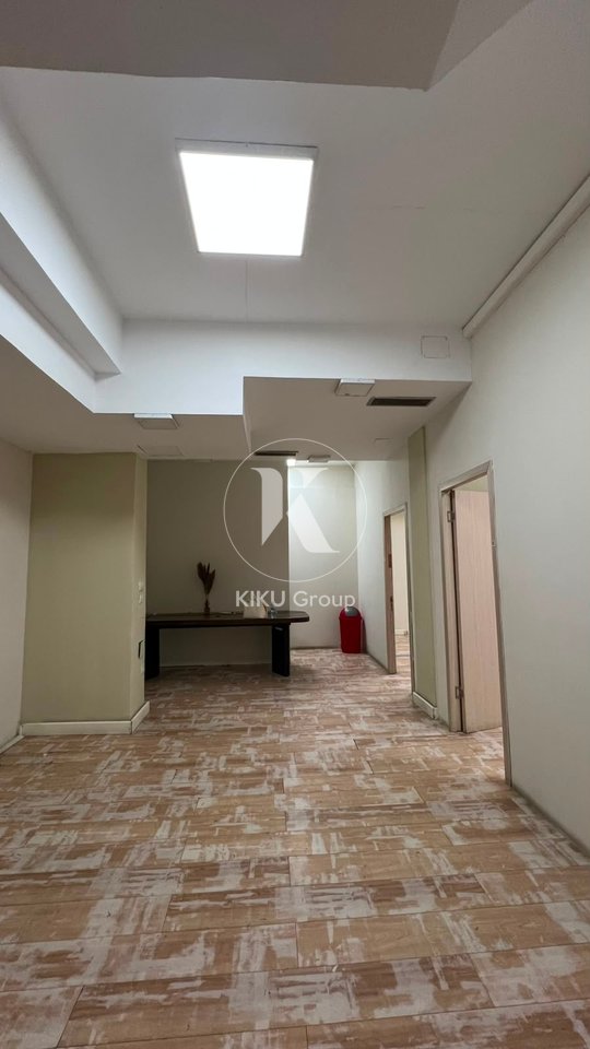 Locale Commerciale in Affitto – 200 m², Selvia