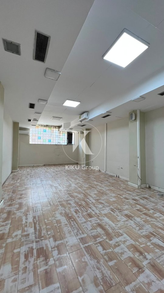 Locale Commerciale in Affitto – 200 m², Selvia