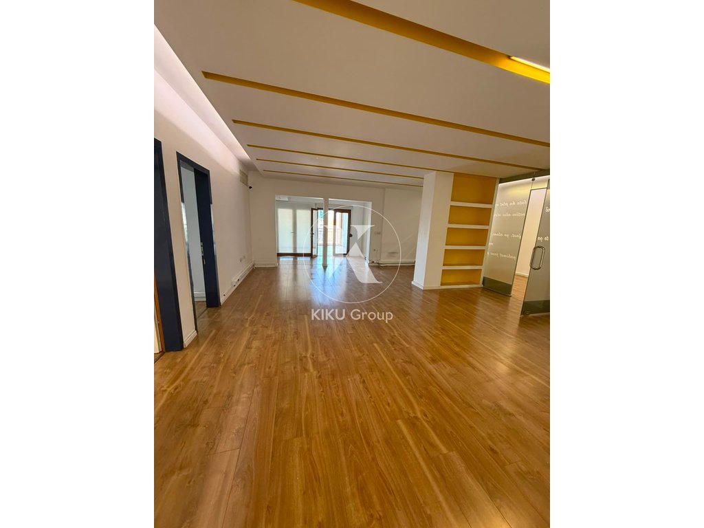 Ambient Zyre me Qira në Ish Bllok – 200 m²