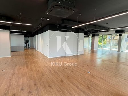 Ufficio in affitto 520 m² – Ish Bllok, Tirana
