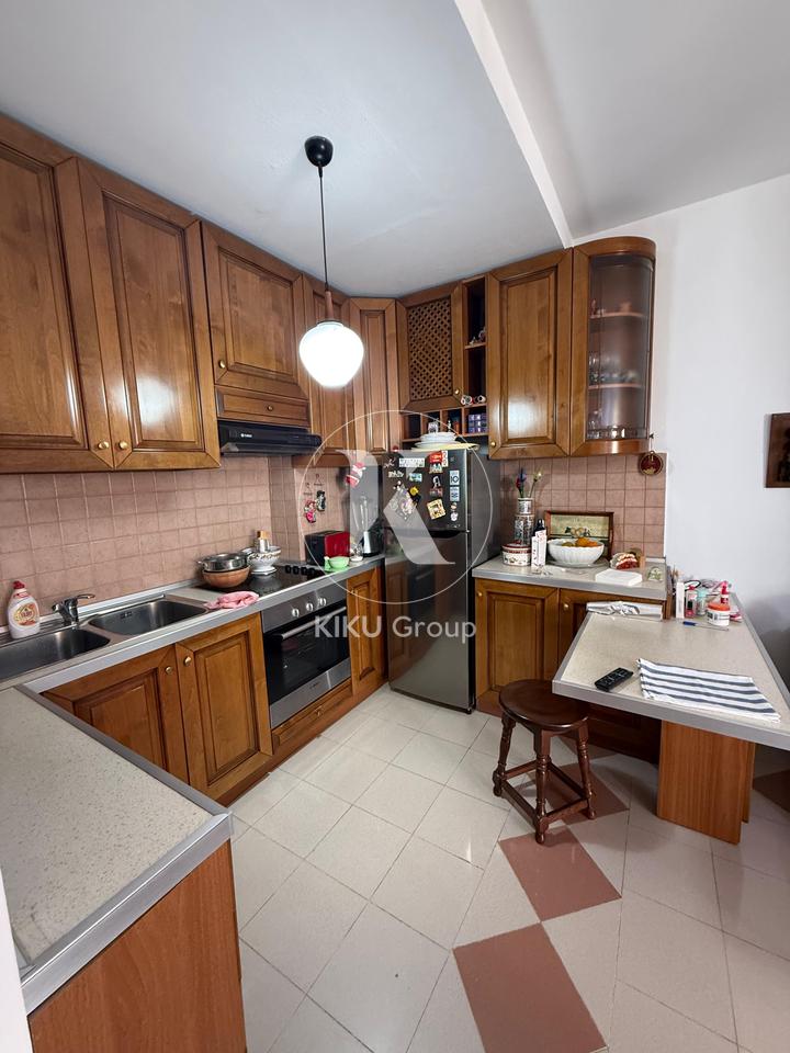 Shitet Apartament 2+1 – Pazari i Ri, Tiranë
