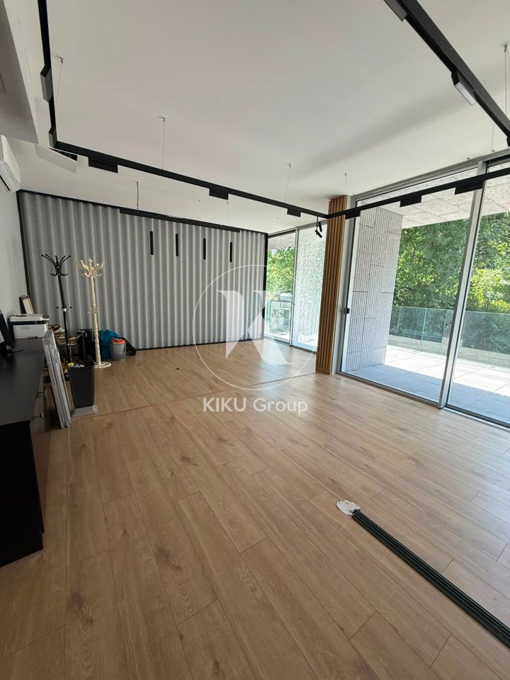 Ufficio in affitto 520 m² – Ish Bllok, Tirana