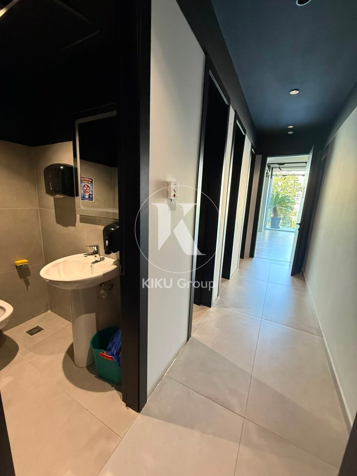 Ufficio in affitto 520 m² – Ish Bllok, Tirana