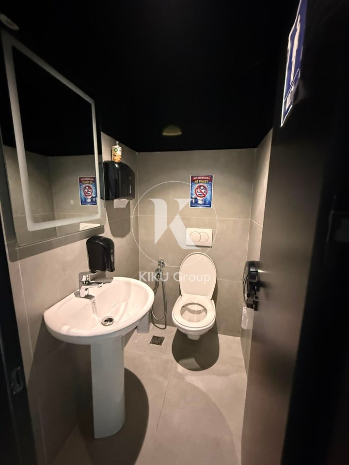 Ufficio in affitto 520 m² – Ish Bllok, Tirana