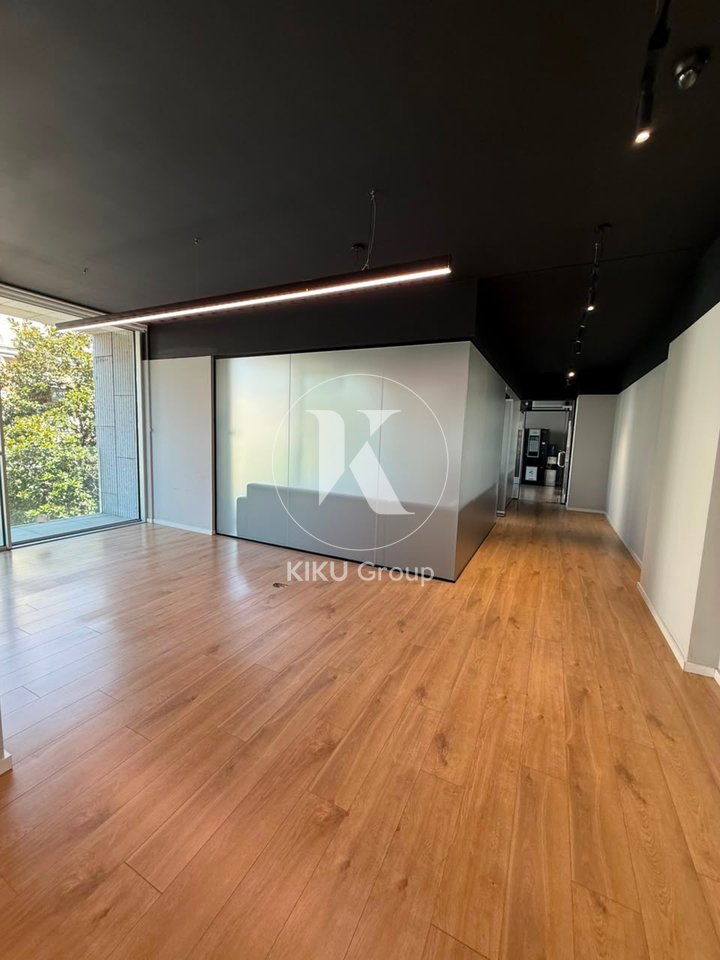 Ufficio in affitto 520 m² – Ish Bllok, Tirana