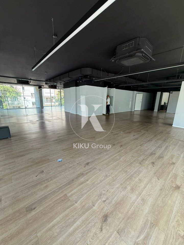 Ufficio in affitto 520 m² – Ish Bllok, Tirana