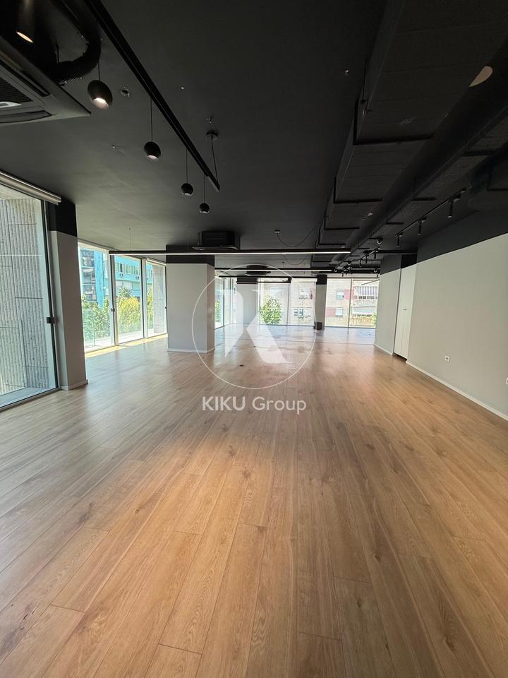 Ufficio in affitto 520 m² – Ish Bllok, Tirana