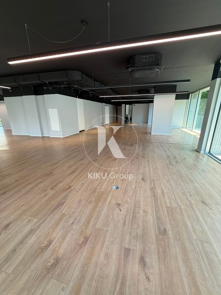 Ufficio in affitto 520 m² – Ish Bllok, Tirana