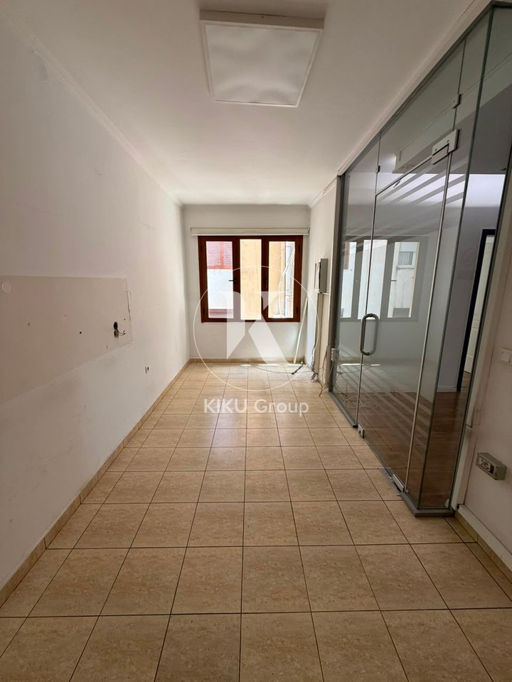 Ambient Zyre me Qira në Ish Bllok – 200 m²